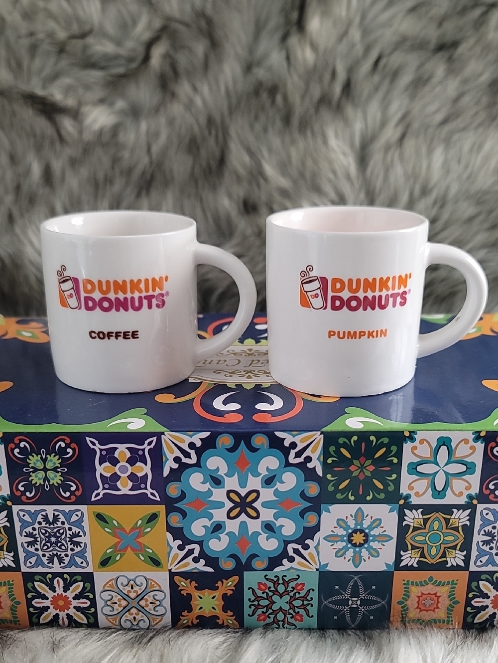 2017 Mini Dunkin Donuts Candle  Mug Set